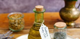 How to Make Herbal Body Oil for a Soothing Bedtime Routine