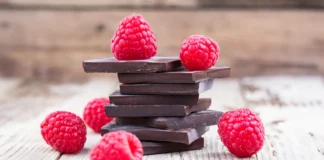 Tea, berries, dark chocolate and apples could lead to a longer life span, study shows