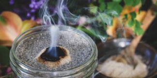 Waning Quarter Moon Incense Blend